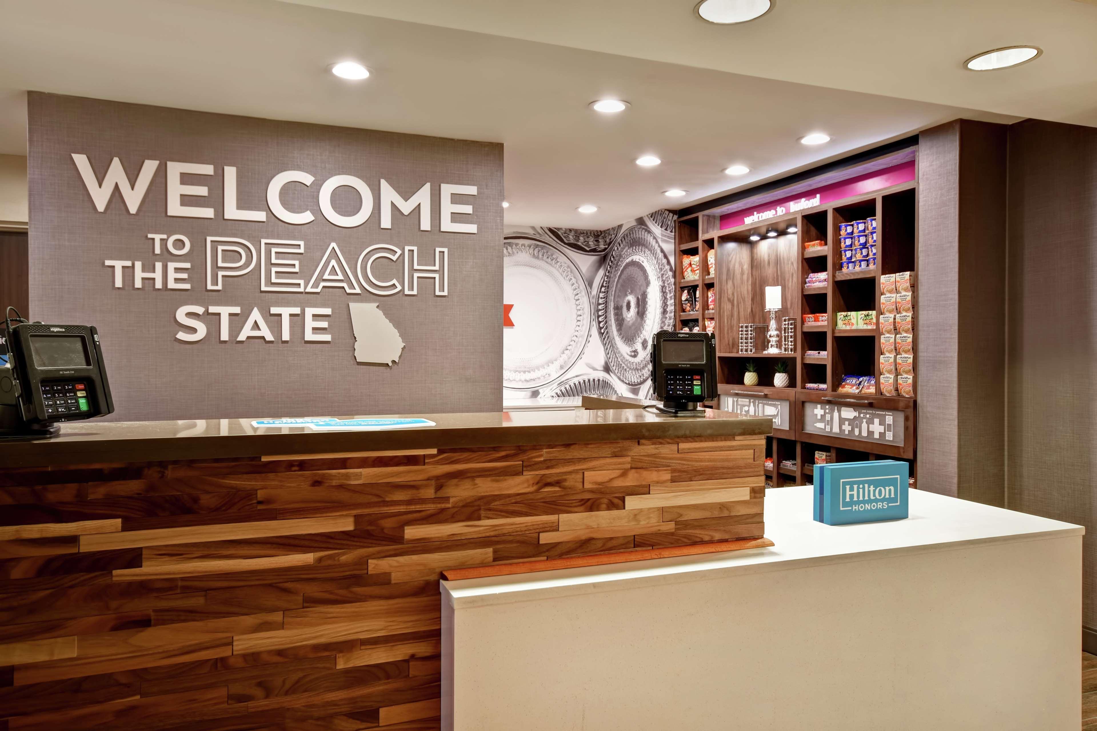 Hotel Hampton Atlanta-mall Of Georgia 3*