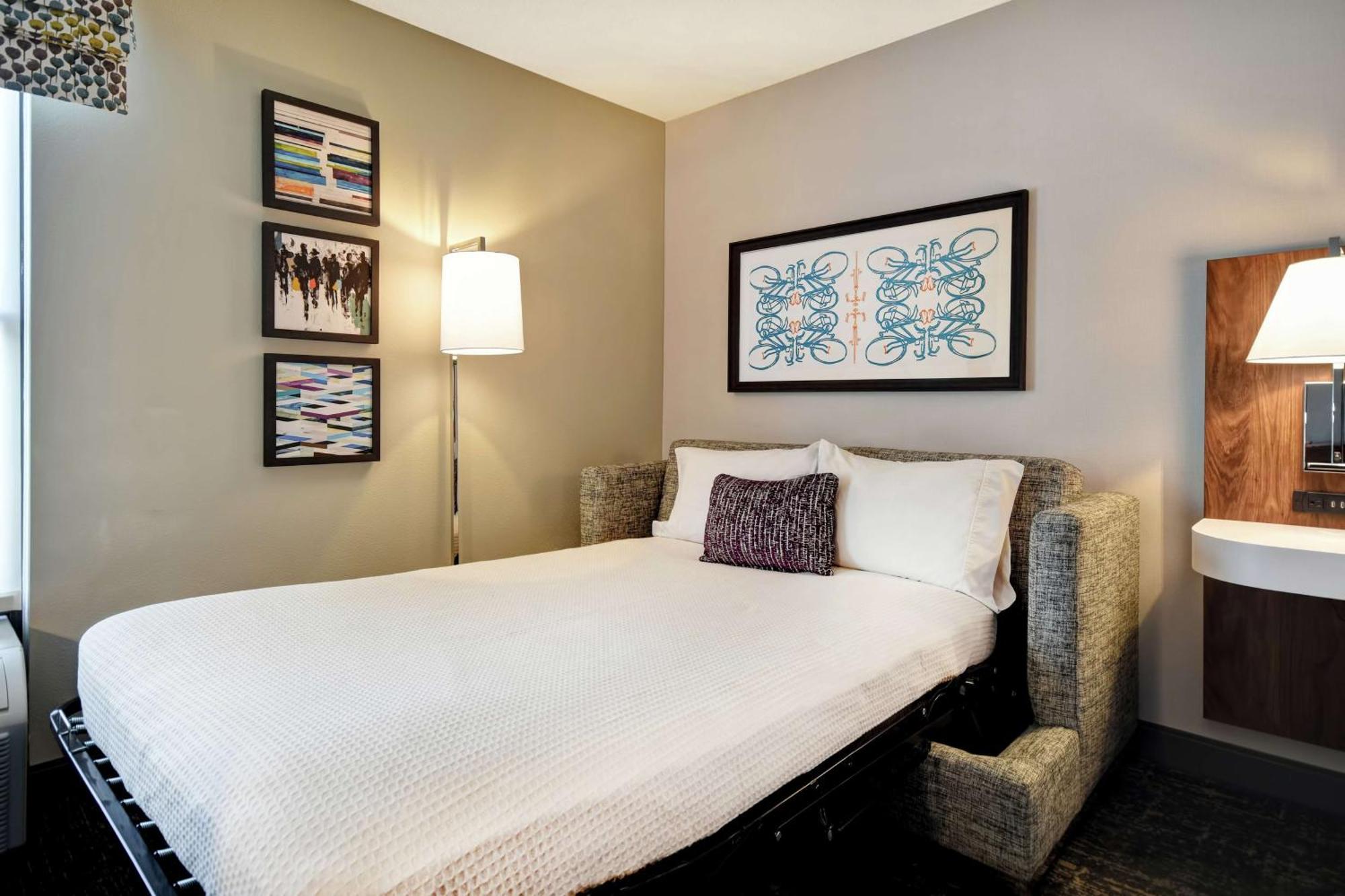 Hampton Atlanta-mall Of Georgia Hotel