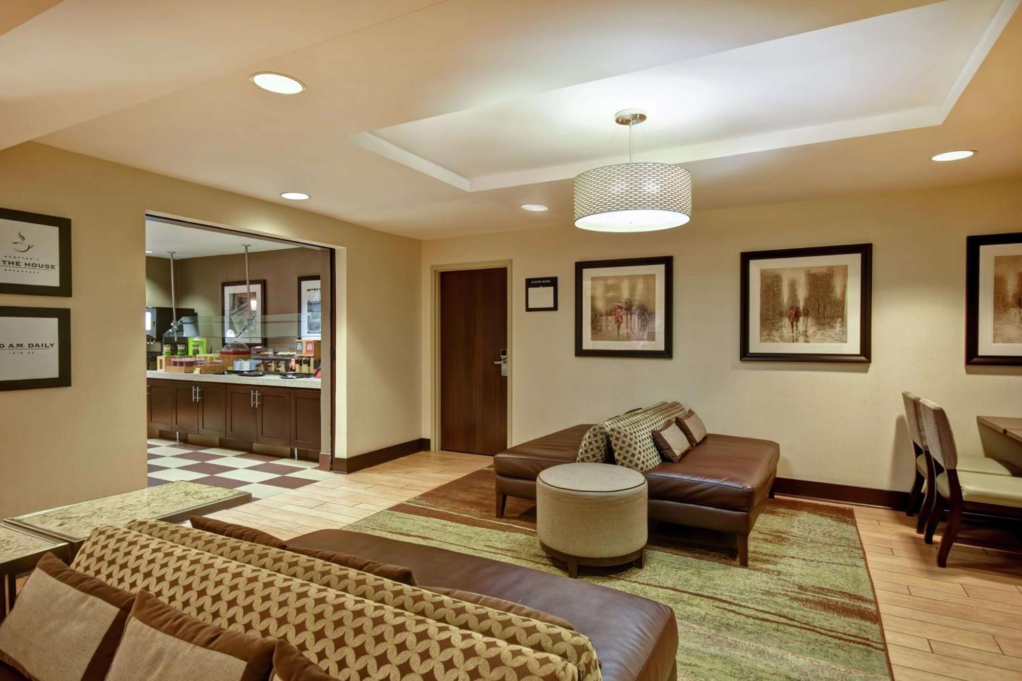 Hampton Atlanta-mall Of Georgia Hotel