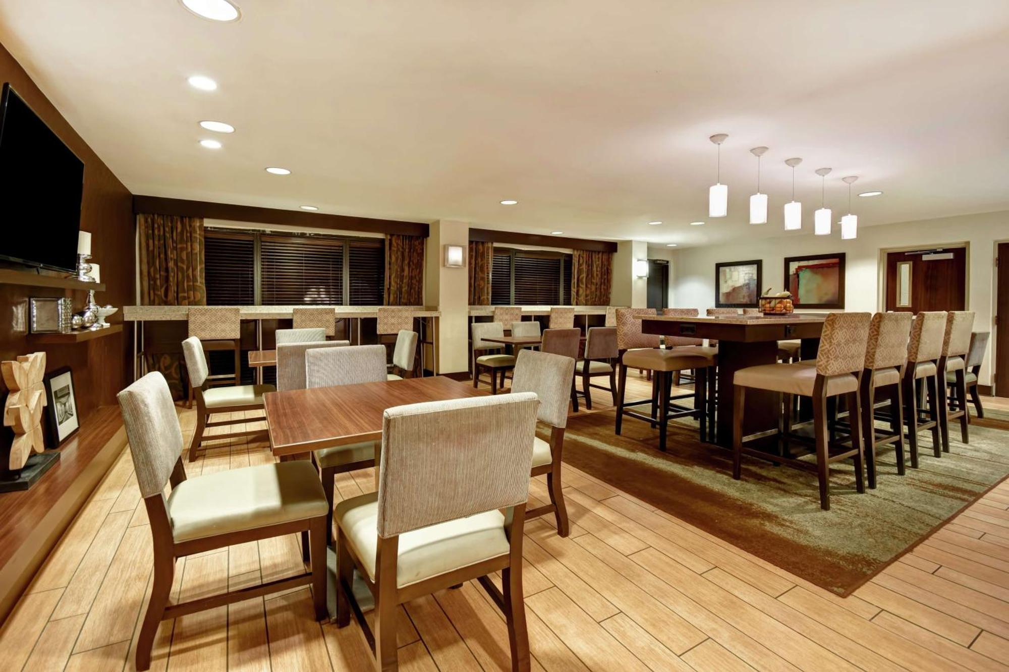 Hotel Hampton Atlanta-mall Of Georgia