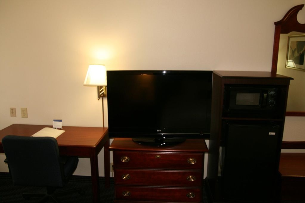 Hampton Atlanta-mall Of Georgia 3*