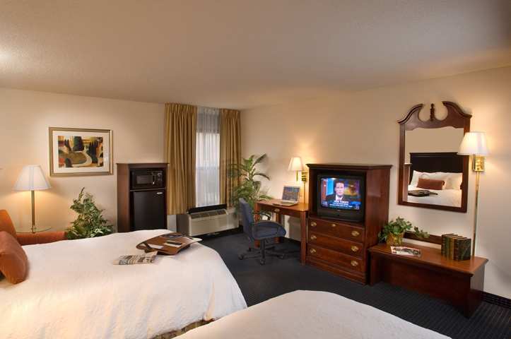 Hotel Hampton Atlanta-mall Of Georgia 3*